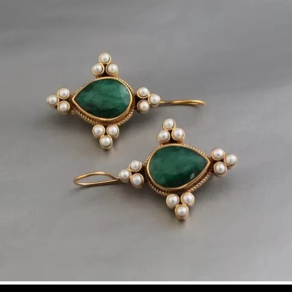 Retro Green Teardrop Earrings with Pearl Cluster Accents - Picture 6 of 8